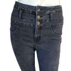 4185....Refuge Black Skinny Jeans Size 8, W26" 25"Inseam 10"Rise